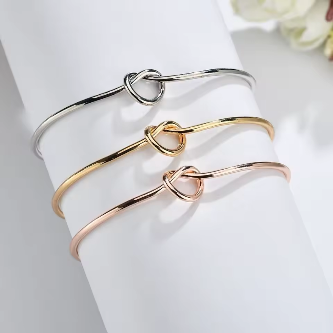 Evelyn™ | Minimalist Knot Bangle