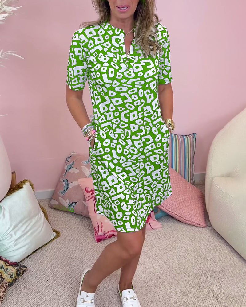 Vera™ | Printed Dress with V-Neck and Pockets