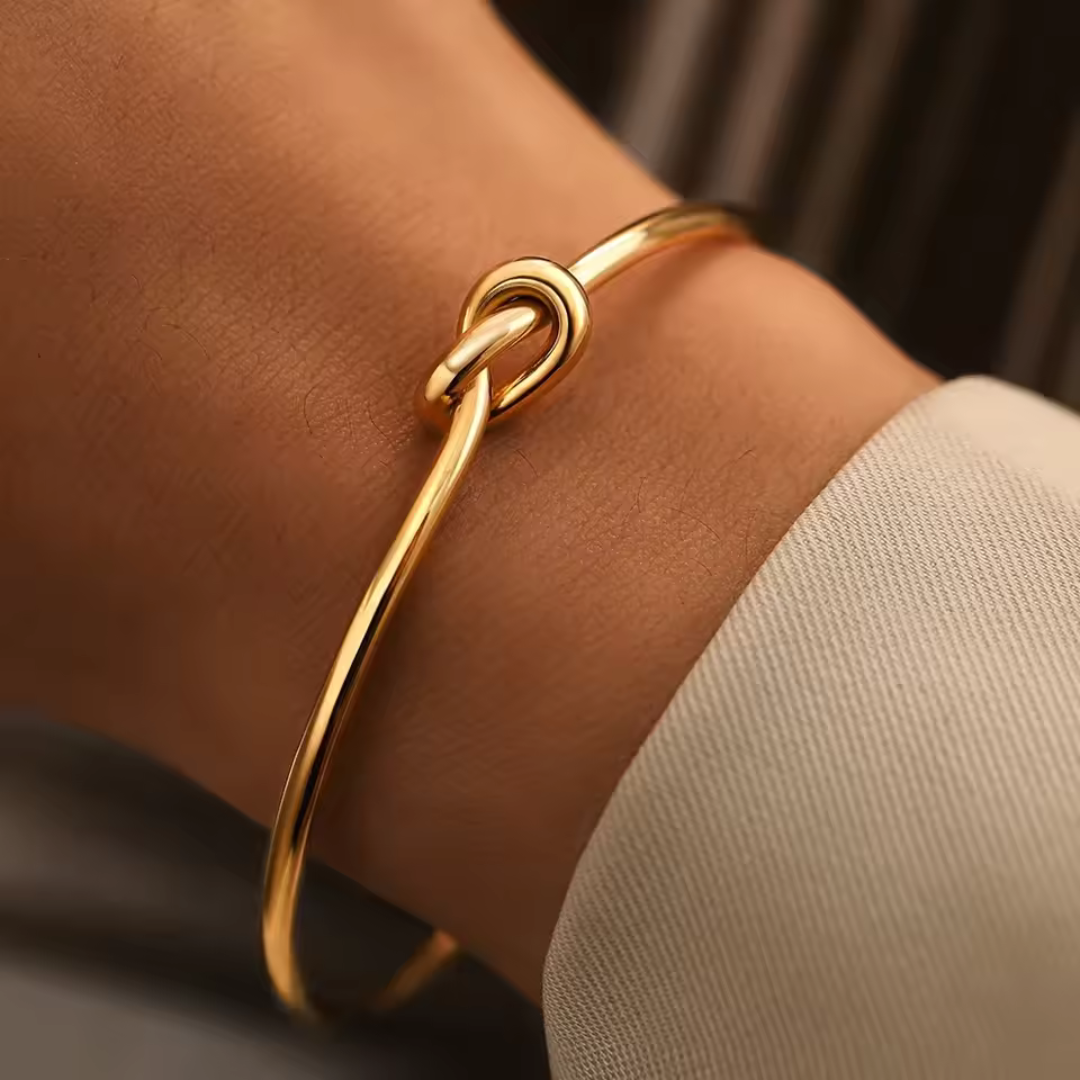 Evelyn™ | Minimalist Knot Bangle
