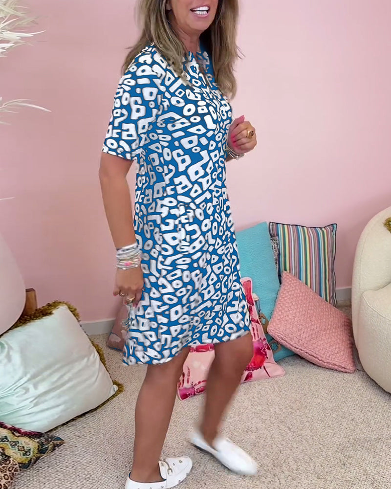 Vera™ | Printed Dress with V-Neck and Pockets