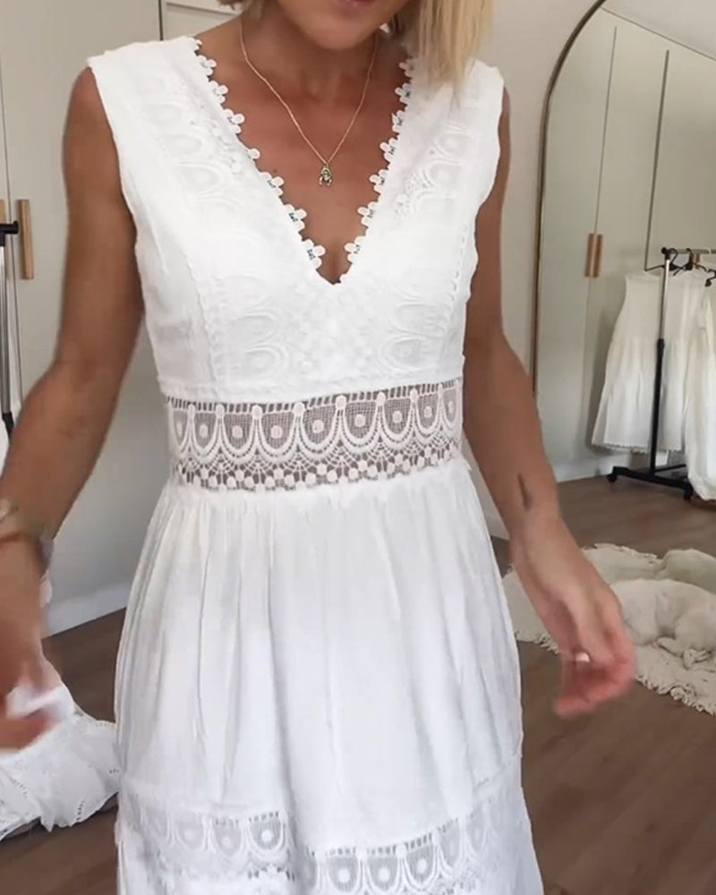 Kim | Lace Dress with V-Neckline (Almost Sold Out)