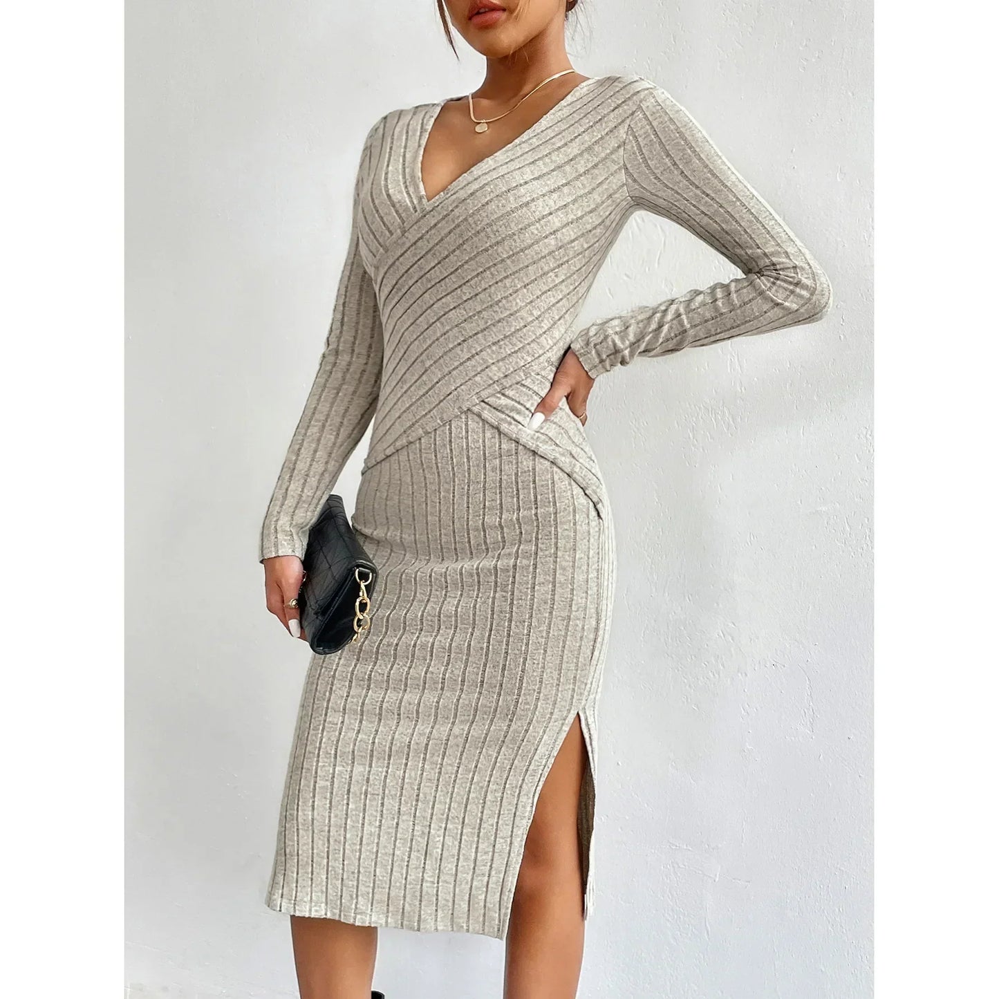 Clara - Timeless Elegance With A Touch Of Simplicity Dress