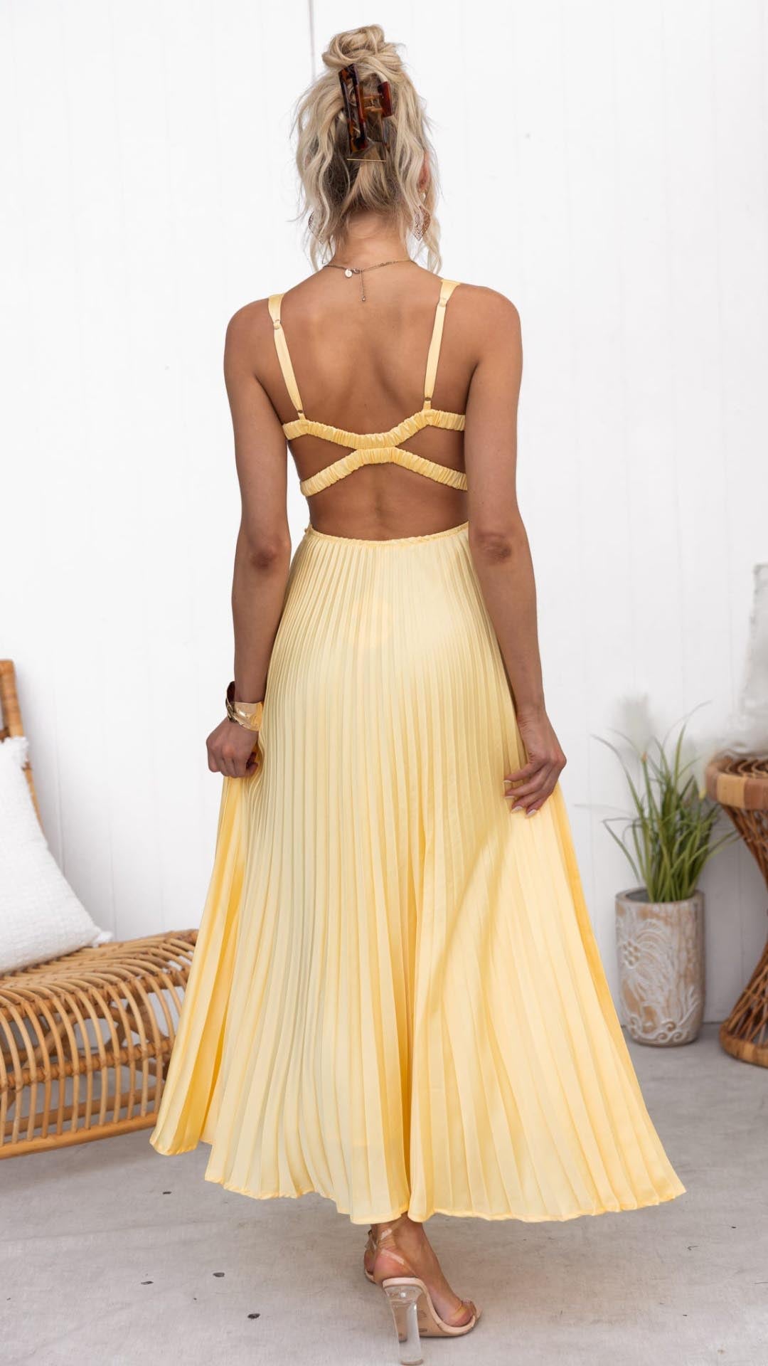 Abby – Yellow Pleated V-Neck Maxi Dress